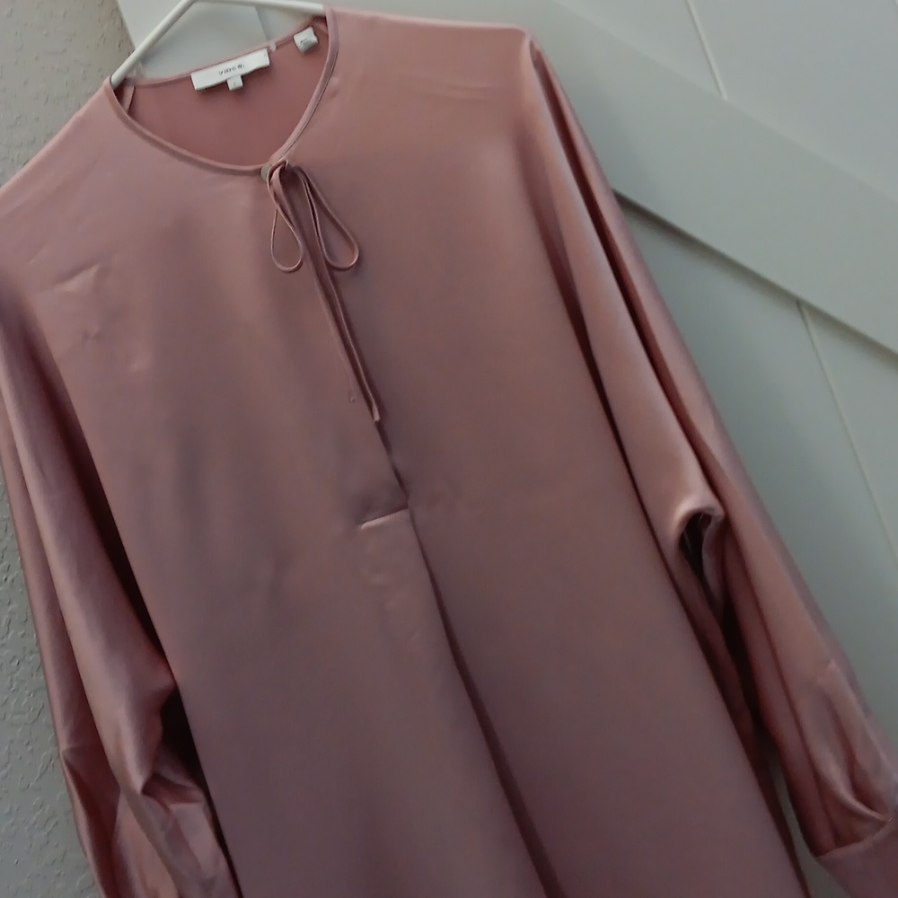 NEW! VINCE..SILK BLOUSE..LARGE - Picture 4 of 8